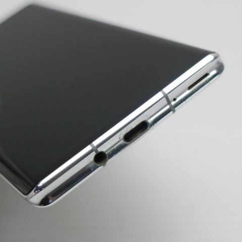 �¿��ݾ� Ķ���� SH-51B AQUOS R6 �ۥ磻�� �����