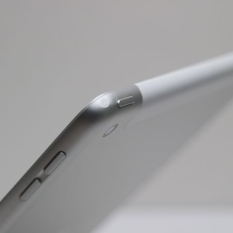 Ķ���� SIM�ե꡼ iPad ��8���� 32GB ����С� ¨��ȯ�� ������ȯ��