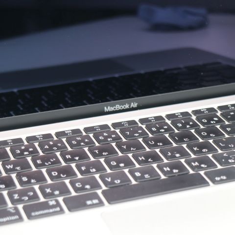 Ķ���� MacBook Air 2020 13����� Core i3 8GB 256GB