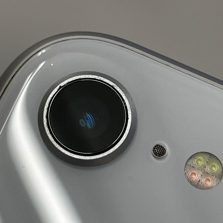 ���������¡��� iPhone SE(��2����) 64GB �ۥ磻�� SIM���å������