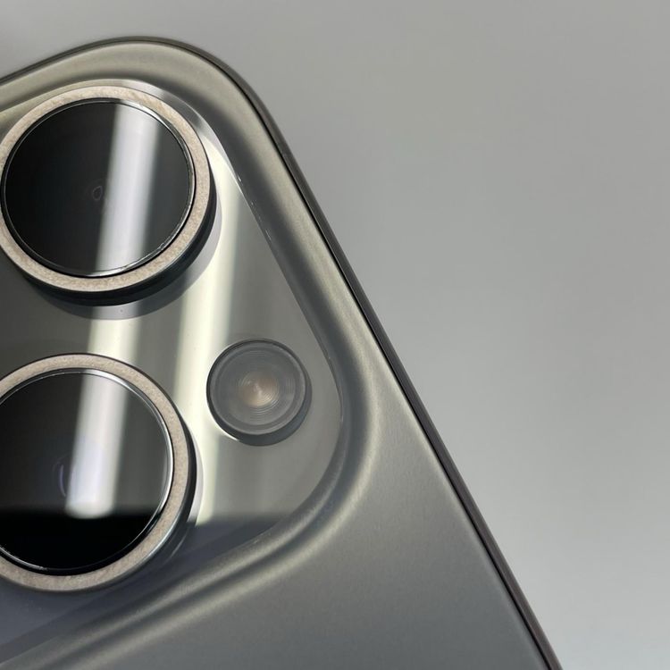���������¡��� iPhone 15 Pro 256GB �ʥ���������˥��� SIM���å������