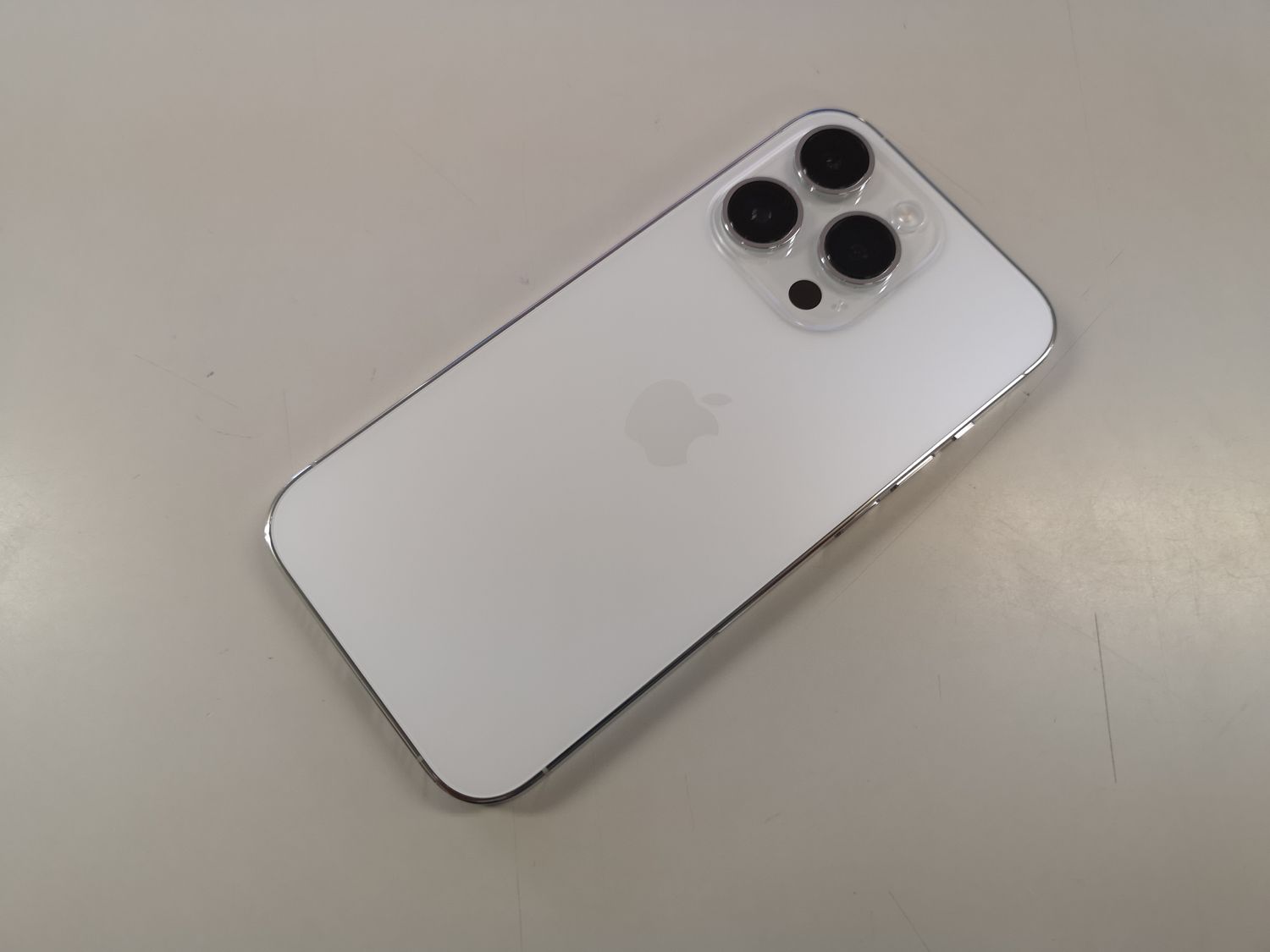 ムスビー｜国内版SIMフリー iPhone 14 Pro 256GB シルバー 電池100 