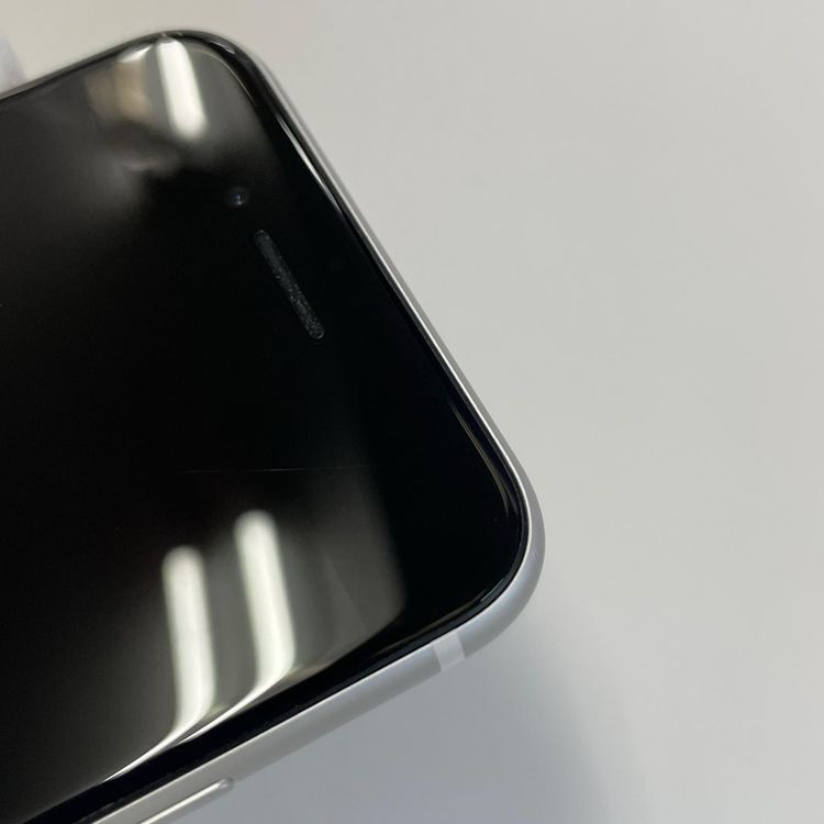 ���������¡��� iPhone SE(��2����) 64GB �ۥ磻�� SIM���å������