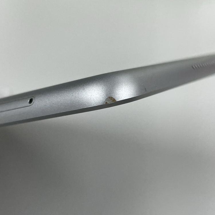 ★利用制限〇★ iPad 第7世代 WiFi+Cellular 128GB シルバー SIMロック解除済