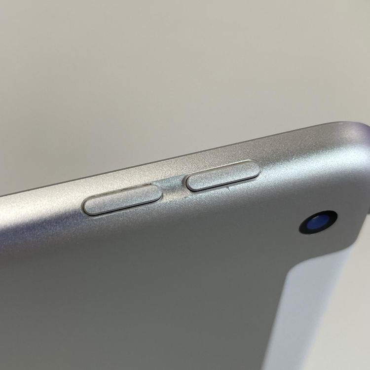 ���������¡��� iPad ��9���� WiFi+Cellular 64GB ����С� SIM���å������