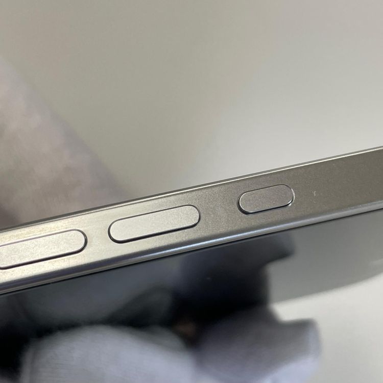 iPhone 16 Pro Max 512GB �ۥ磻�ȥ����˥��� SIM���å������