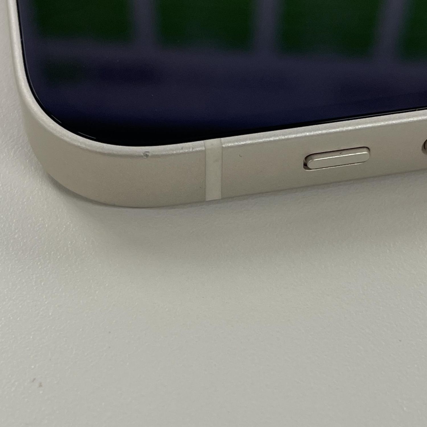 iPhone 12 重た ホワイト 64 GB docomo☆ケース/ガラスフィルム付 