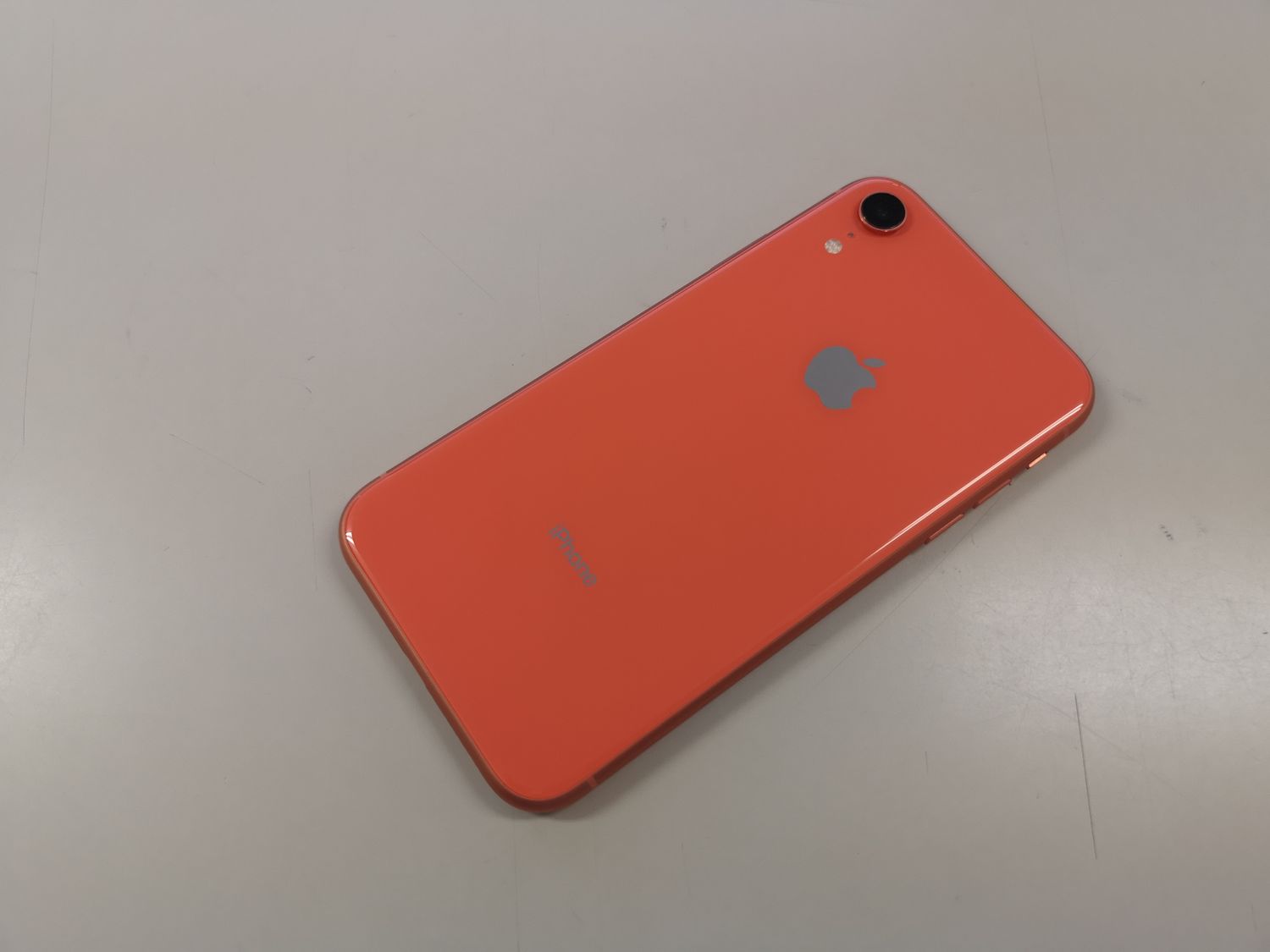 ムスビー｜☆利用制限〇☆softbank iPhone XR 64GB コーラル SIMロック 