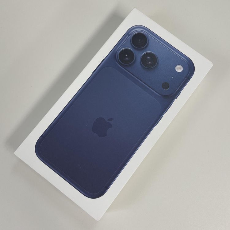 iPhone 17 Pro 256GB �ǥ����ץ֥롼 SIM���å������