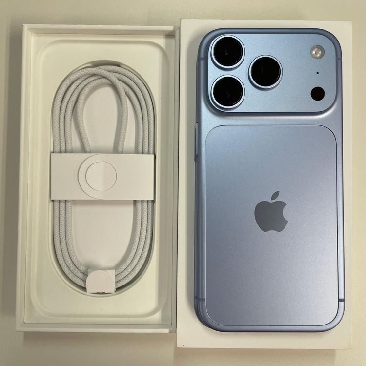 iPhone 18 Pro 256GB ���쥤���㡼 SIM���å������
