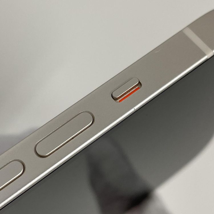 ���������¡��� iPhone 14 128GB �������饤�� SIM���å������