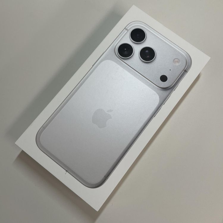 iPhone 17 Pro 256GB ����С� SIM���å������