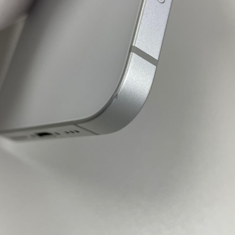 ���������¡��� iPhone 16e 128GB �ۥ磻�� SIM���å������