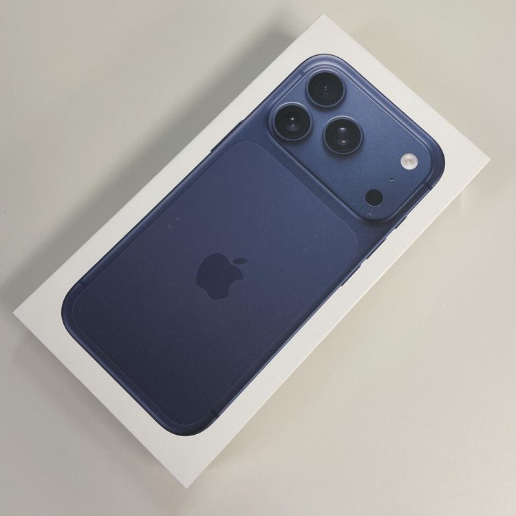 iPhone 17 Pro 256GB �ǥ����ץ֥롼 SIM���å������