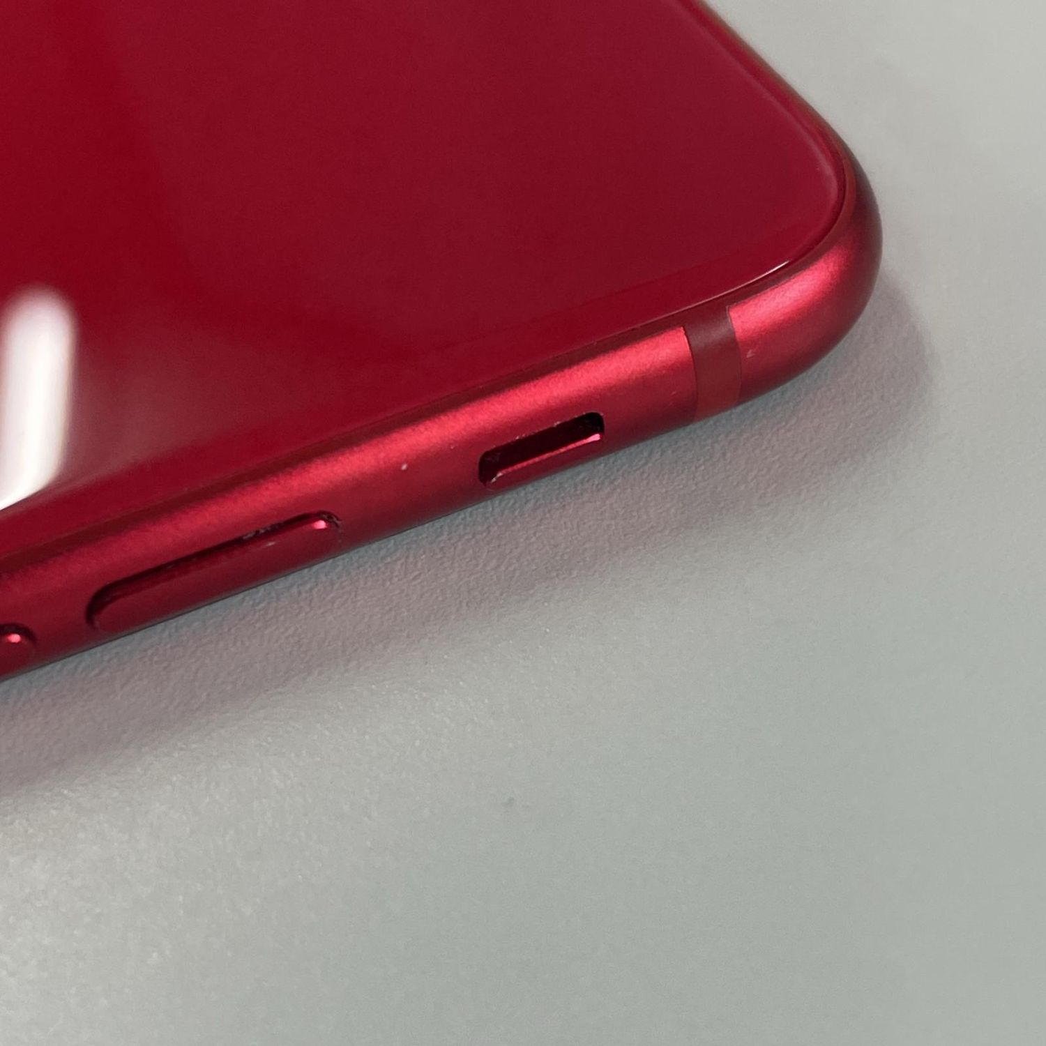 ムスビー｜☆利用制限〇☆ iPhone SE(第2世代) 64GB レッド SIMロック  