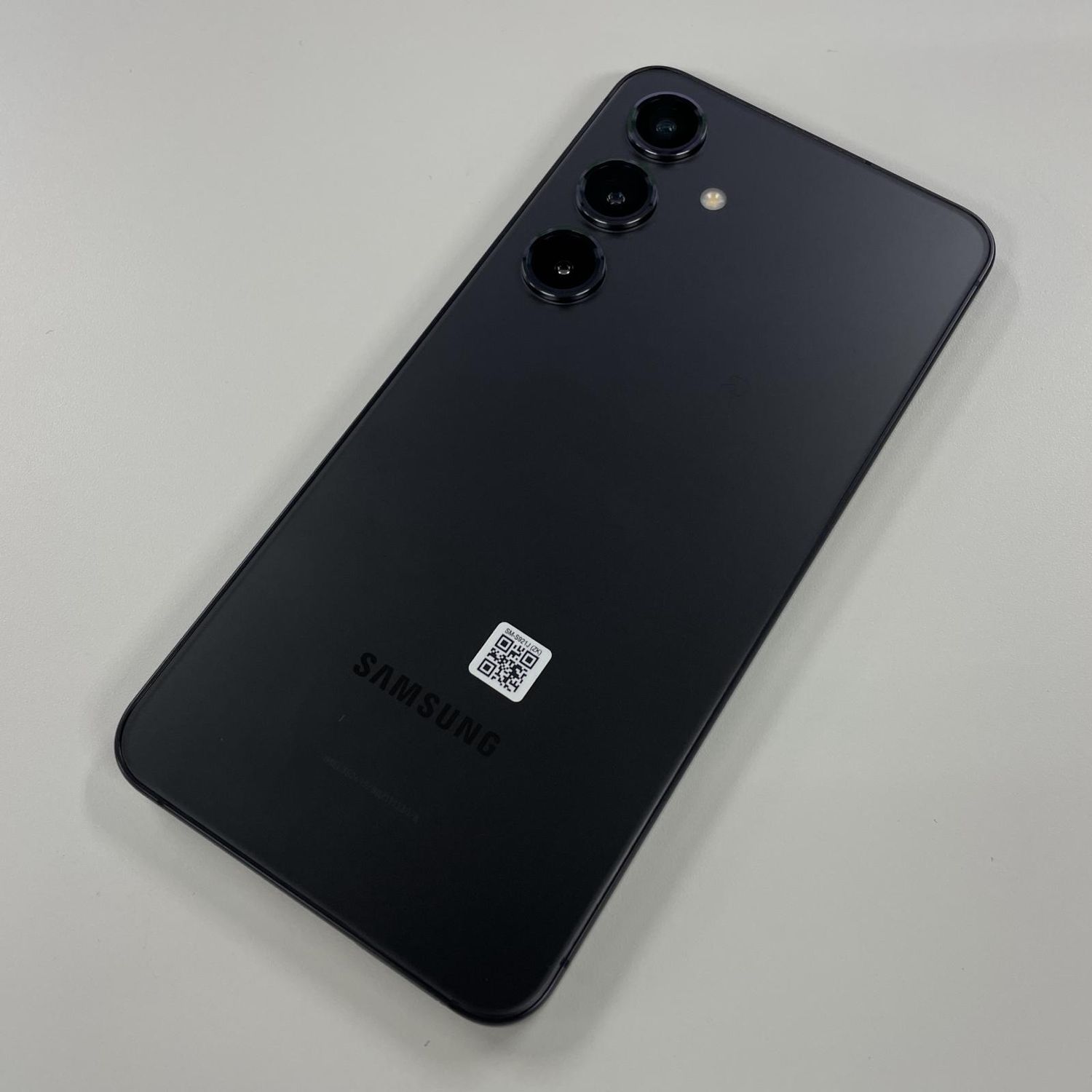 ムスビー｜Galaxy S24 SCG25 256GB オニキスブラック SIMロック解除済 