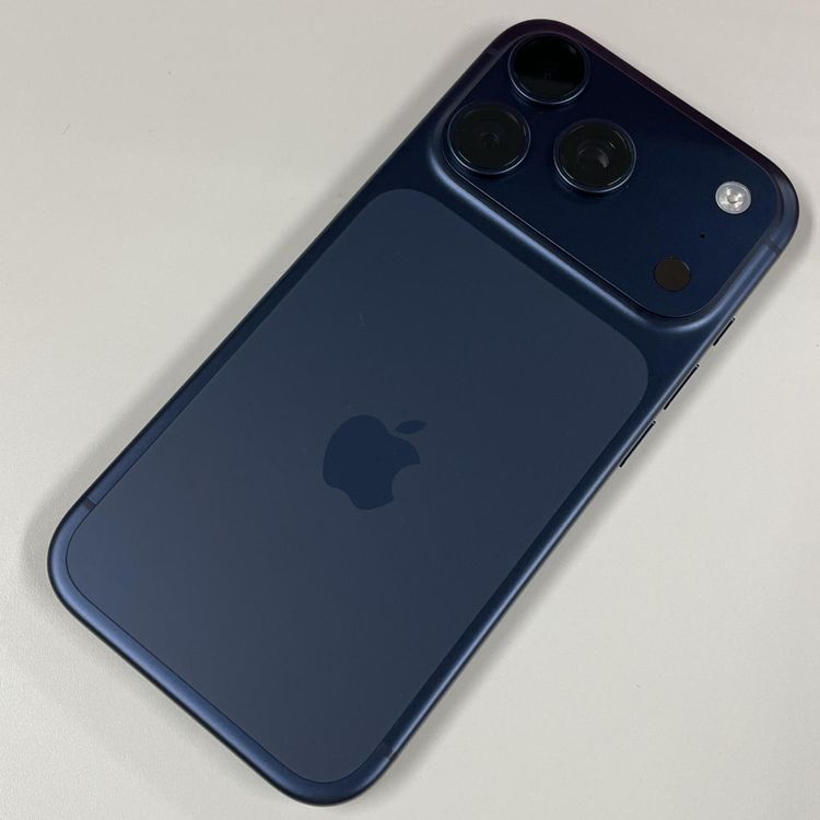 iPhone 17 Pro 256GB �ǥ����ץ֥롼 SIM���å������