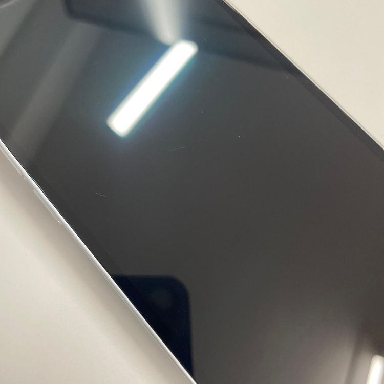 ���������¡��� iPhone 16e 128GB �ۥ磻�� SIM���å������