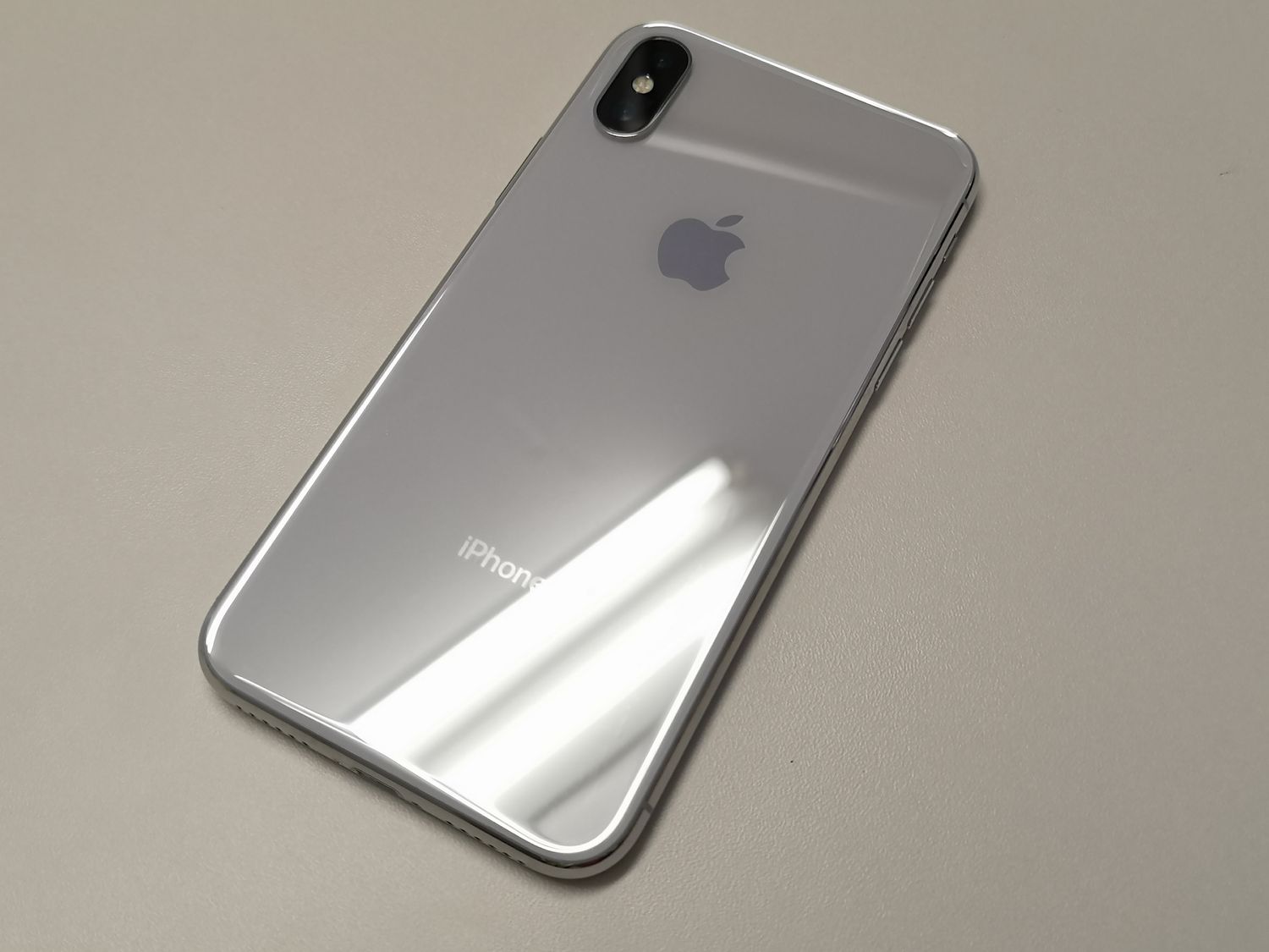 ムスビー｜☆利用制限○☆docomo iPhone X 64GB シルバー SIMロック  