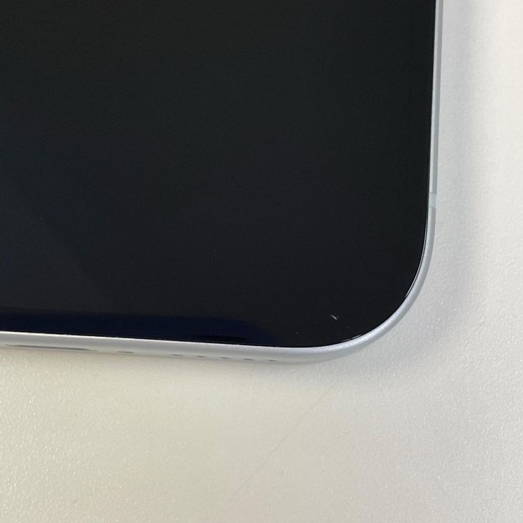 ���������¡��� iPhone 15 256GB �֥롼 SIM���å������