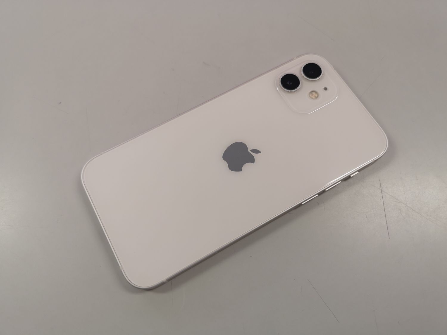 ムスビー｜☆赤ロム保証☆au iPhone 12 64GB ホワイト SIMロック解除済 