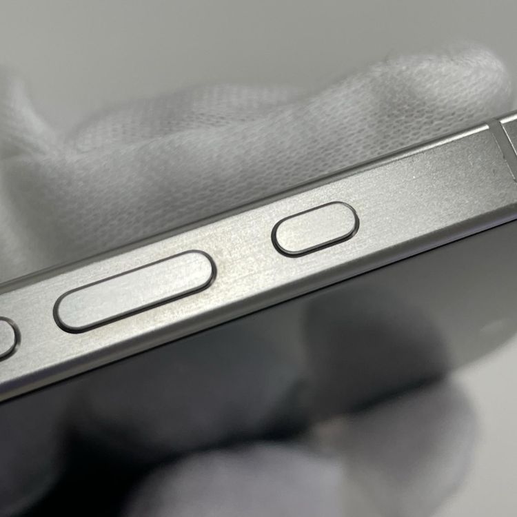 iPhone 15 Pro 256GB �ۥ磻�ȥ����˥��� SIM���å������