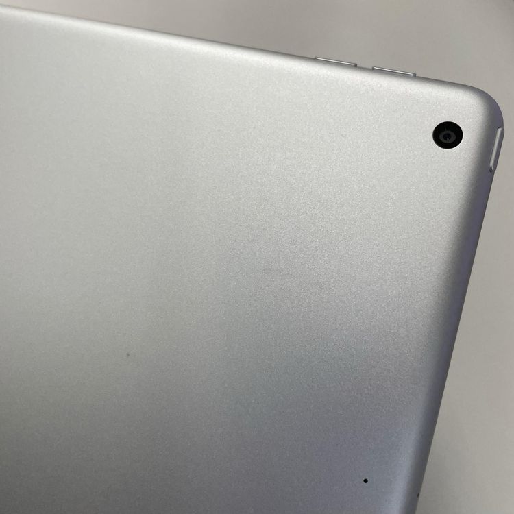 iPad ��9���� WiFi 64GB ����С� SIM���å������