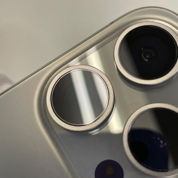 ���������¡��� iPhone 15 Pro 256GB �ʥ���������˥��� SIM���å������