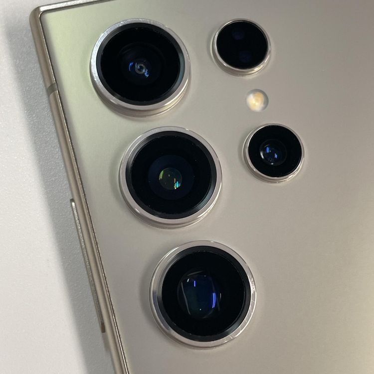 ���������¡��� Galaxy S24 Ultra SCG26 256GB �����˥��॰�졼 SIM���å������