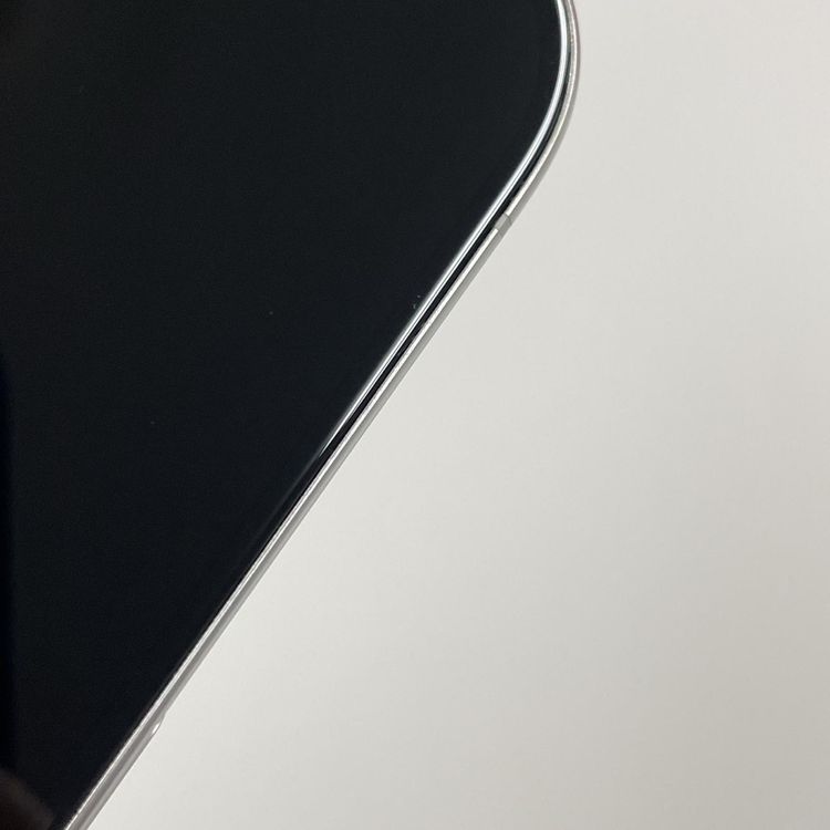 iPhone 15 Pro 256GB �ۥ磻�ȥ����˥��� SIM���å������