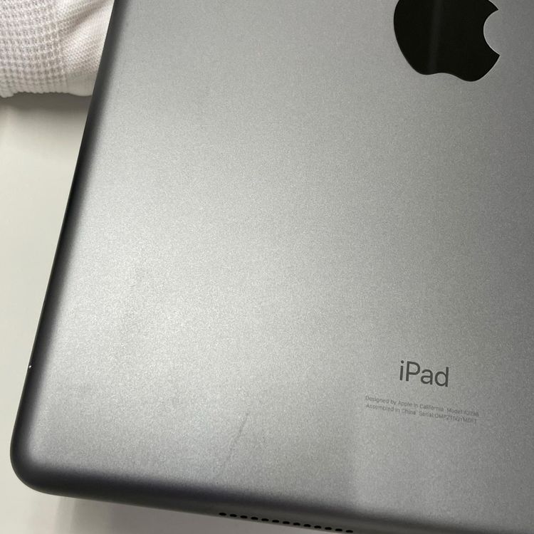 ���������¡��� iPad ��7���� WiFi+Cellular 32GB ���ڡ������쥤 SIM���å������