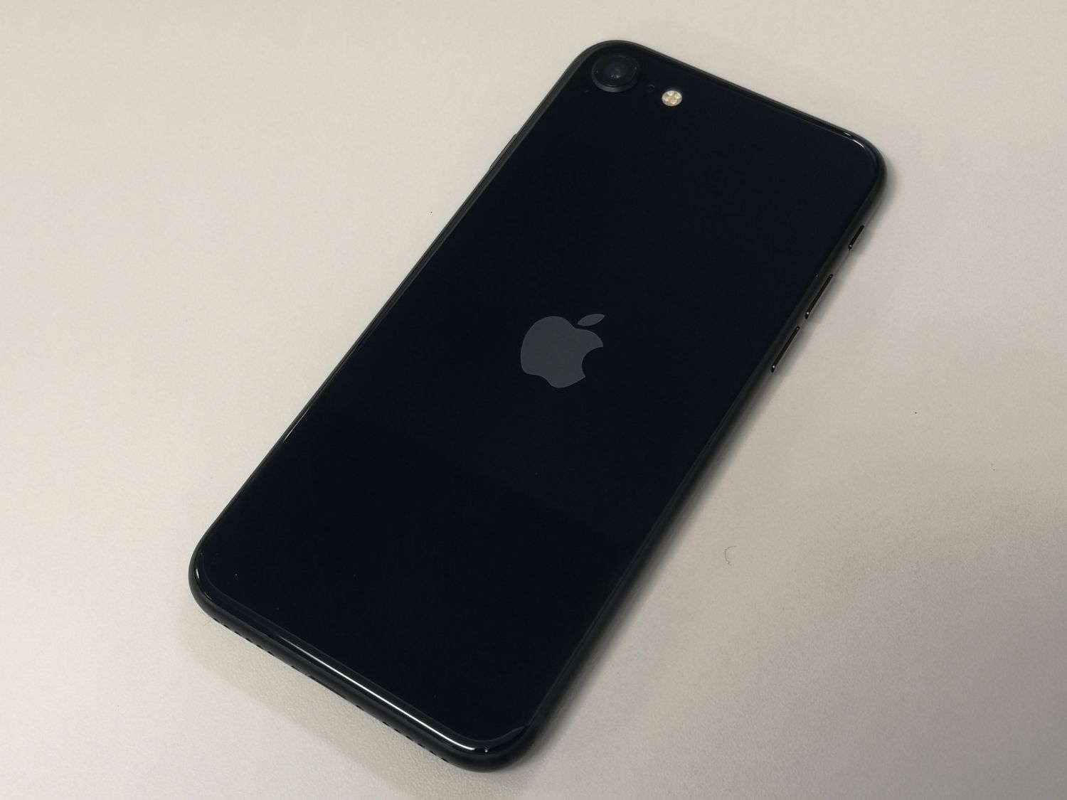 ムスビー｜☆利用制限○☆softbank iPhone SE(第3世代) 128GB 電池100 