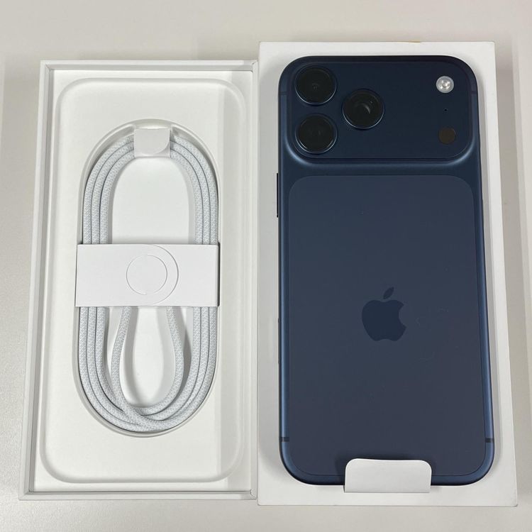 iPhone 17 Pro Max 256GB �ǥ����ץ֥롼 SIM���å������