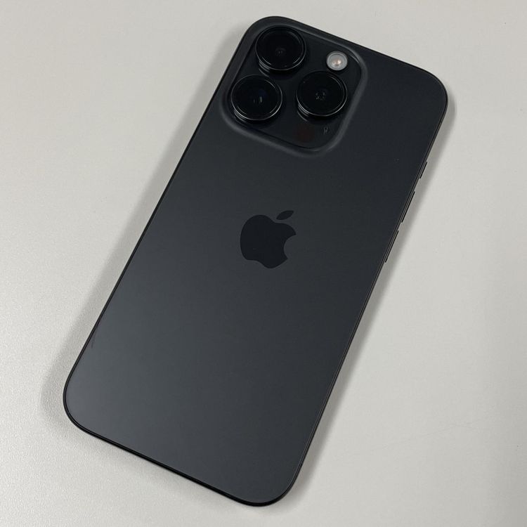 iPhone 15 Pro 256GB ブラックチタニウム SIMロック解除済