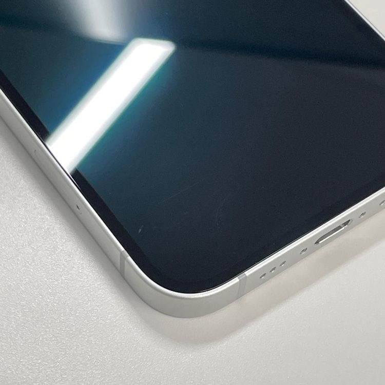 ���������¡��� iPhone 16e 128GB �ۥ磻�� SIM���å������