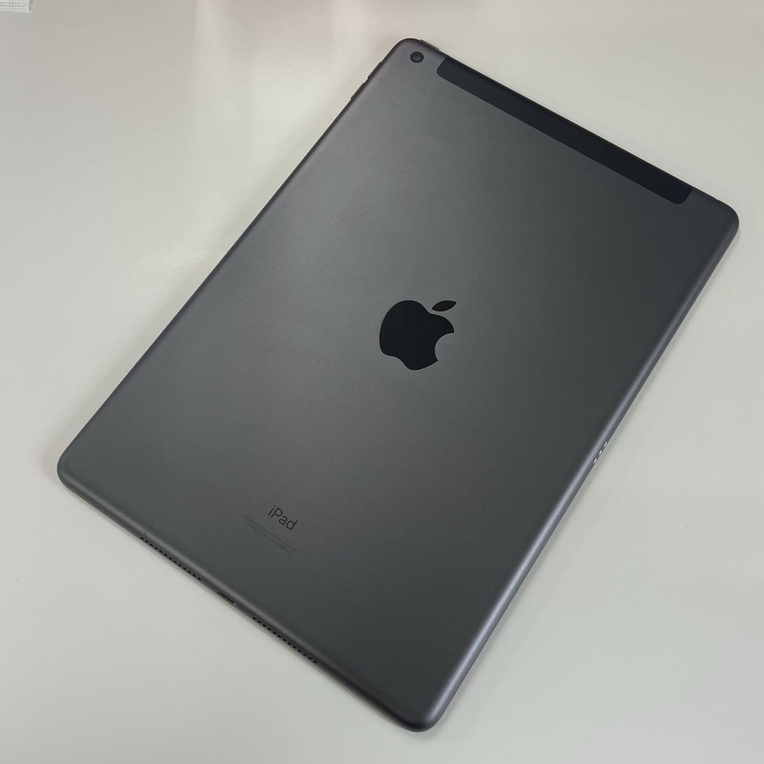 ムスビー｜iPad 第9世代 WiFi+Cellular 64GB スペースグレイ SIMロック  