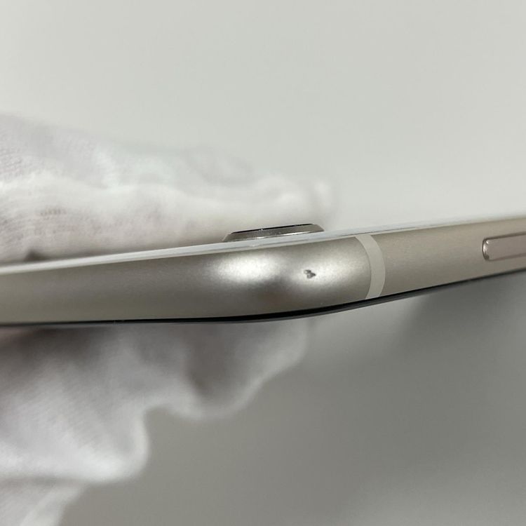 ★利用制限〇★ iPhone SE(第3世代) 64GB スターライト SIMロック解除済