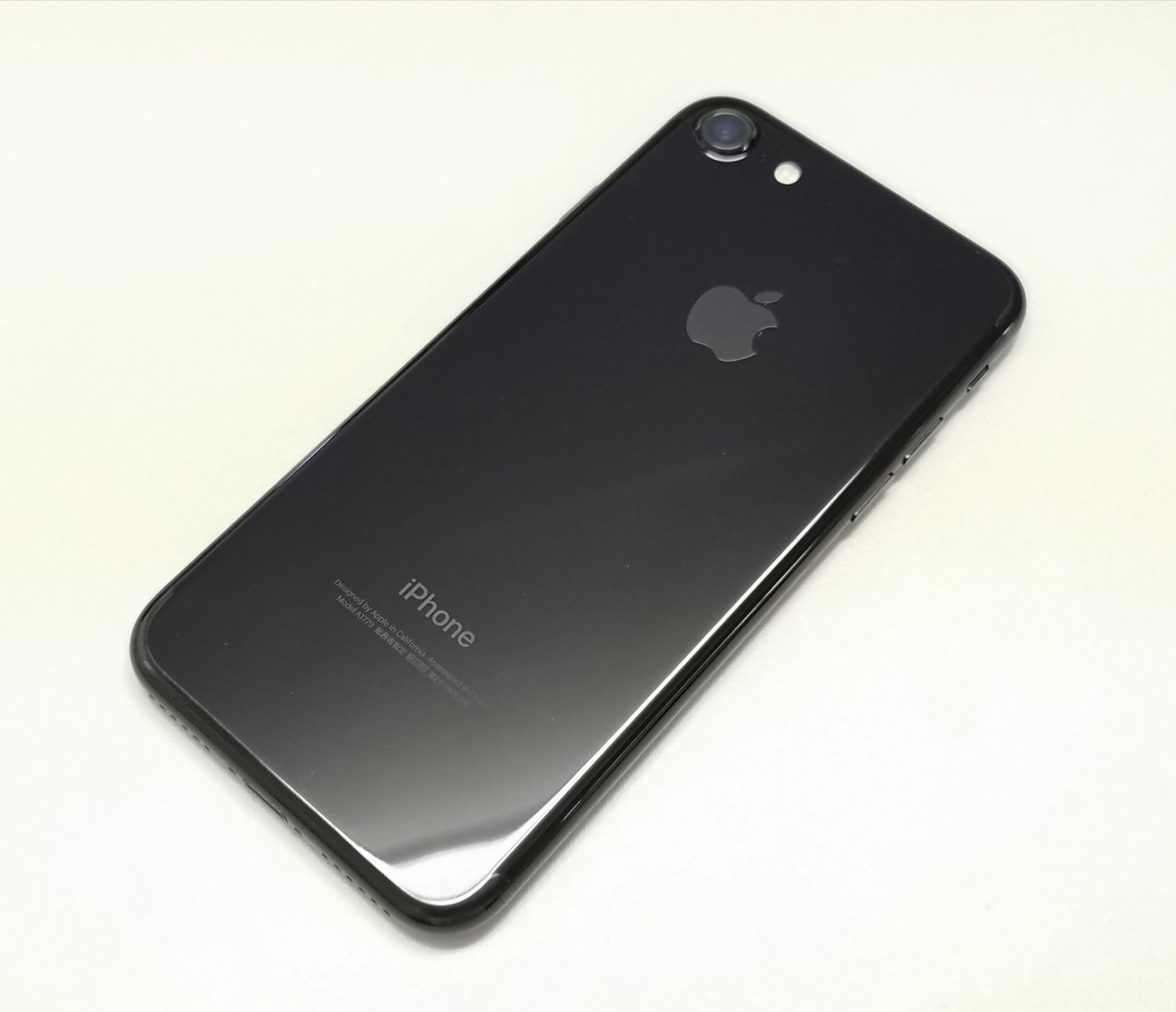 ムスビー｜☆利用制限○☆docomo iPhone 7 32GB ジェットブラック SIM  