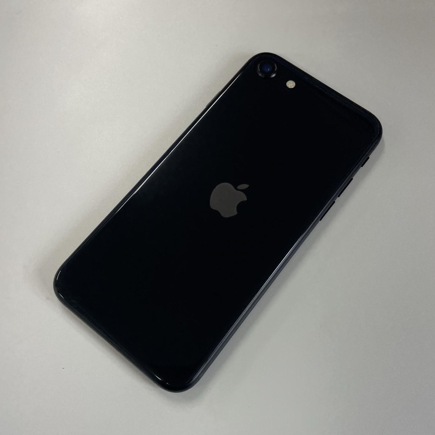 ムスビー｜☆利用制限〇☆ iPhone SE(第2世代) 64GB ブラック SIM  