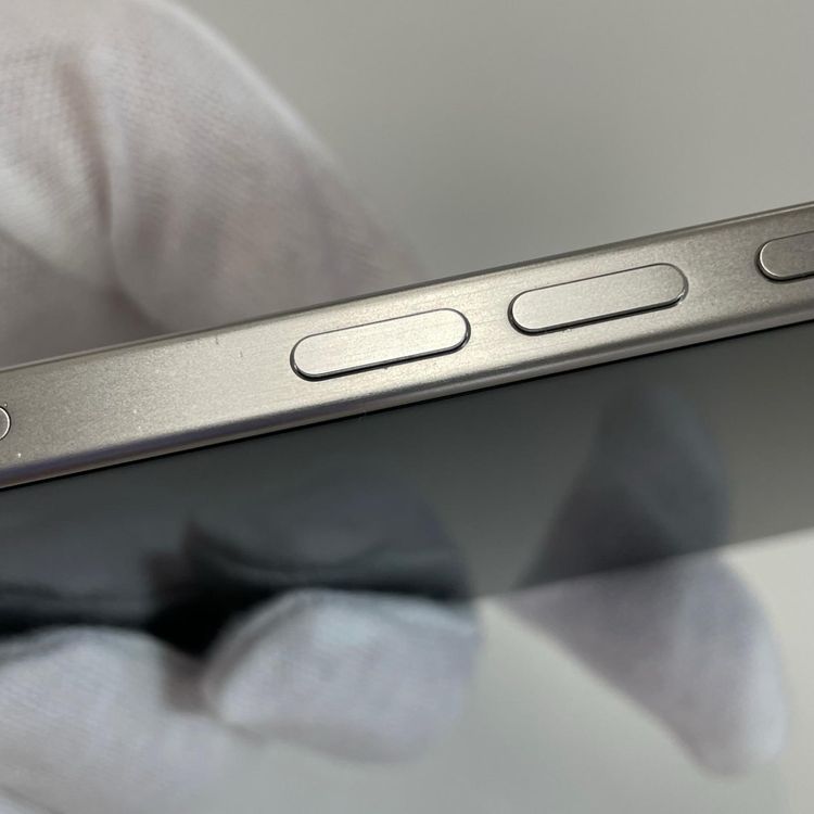 iPhone 15 Pro Max 512GB �ۥ磻�ȥ����˥��� SIM���å������