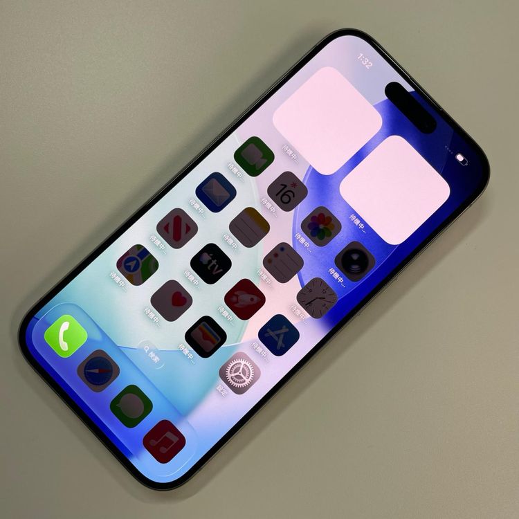 iPhone 15 Pro 256GB �ʥ���������˥��� SIM���å������
