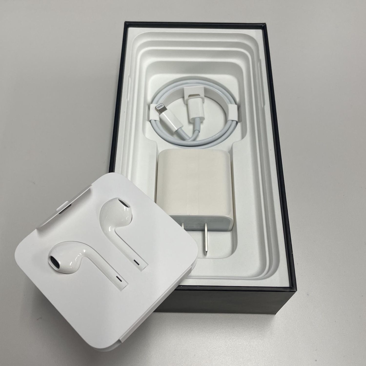 ムスビー｜☆利用制限〇☆ iPhone 11 Pro MAX 64GB シルバー SIMロック 