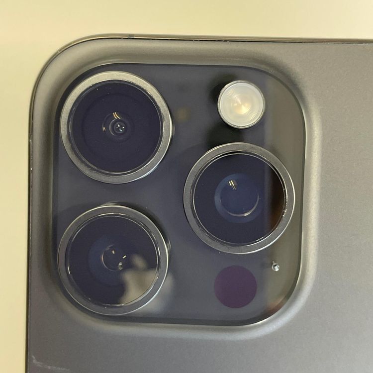 iPhone 15 Pro Max 256GB �֥�å������˥��� SIM���å������