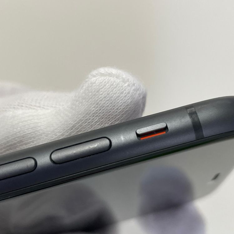 ���������¡��� iPhone 11 64GB �֥�å� SIM���å������