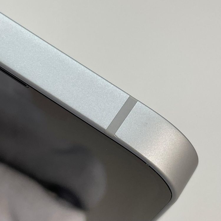 ���������¡��� iPhone 16e 128GB �ۥ磻�� SIM���å������