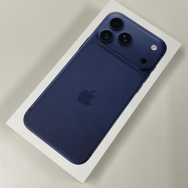 iPhone 17 Pro Max 256GB �ǥ����ץ֥롼 SIM���å������