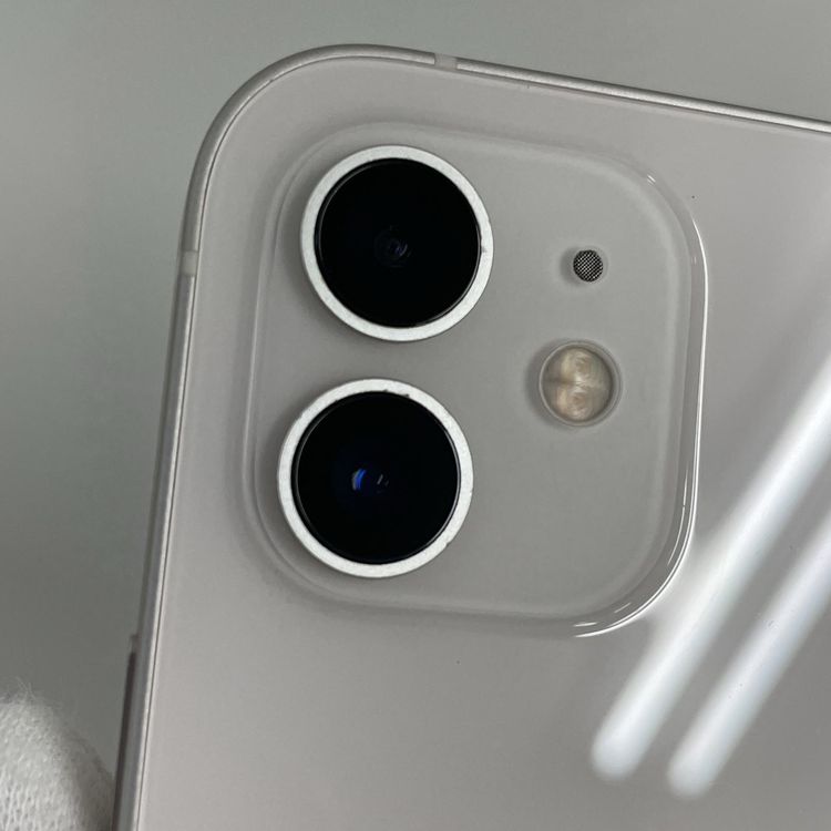 ���������¡��� iPhone 12 256GB �ۥ磻�� SIM���å������