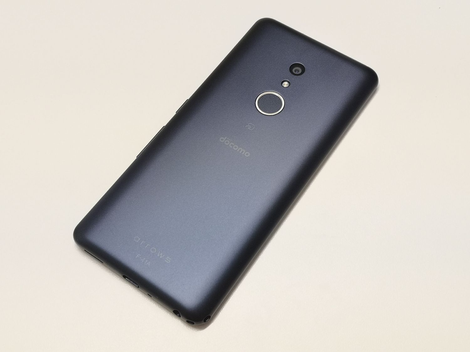 ムスビー｜☆利用制限○☆docomo arrows Be4 F-41A Black SIMロック 