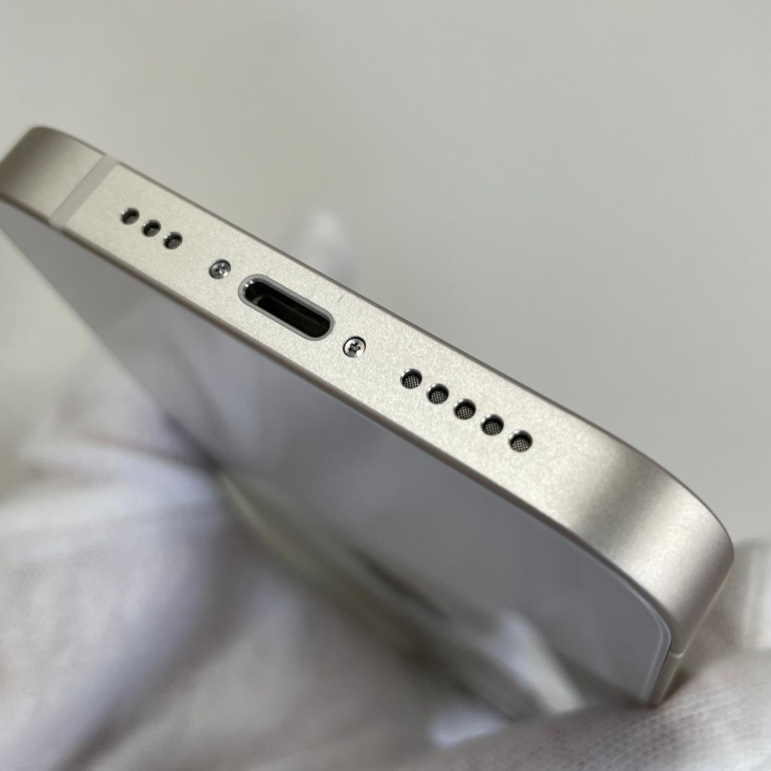 ムスビー｜☆利用制限〇☆ iPhone 14 128GB スターライト SIMロック 
