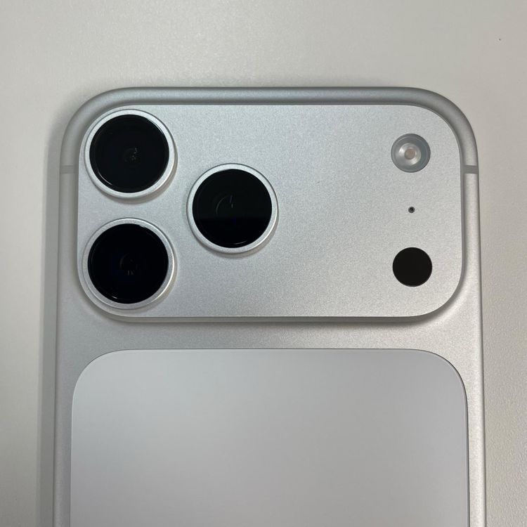 iPhone 17 Pro Max 256GB ����С� SIM���å������